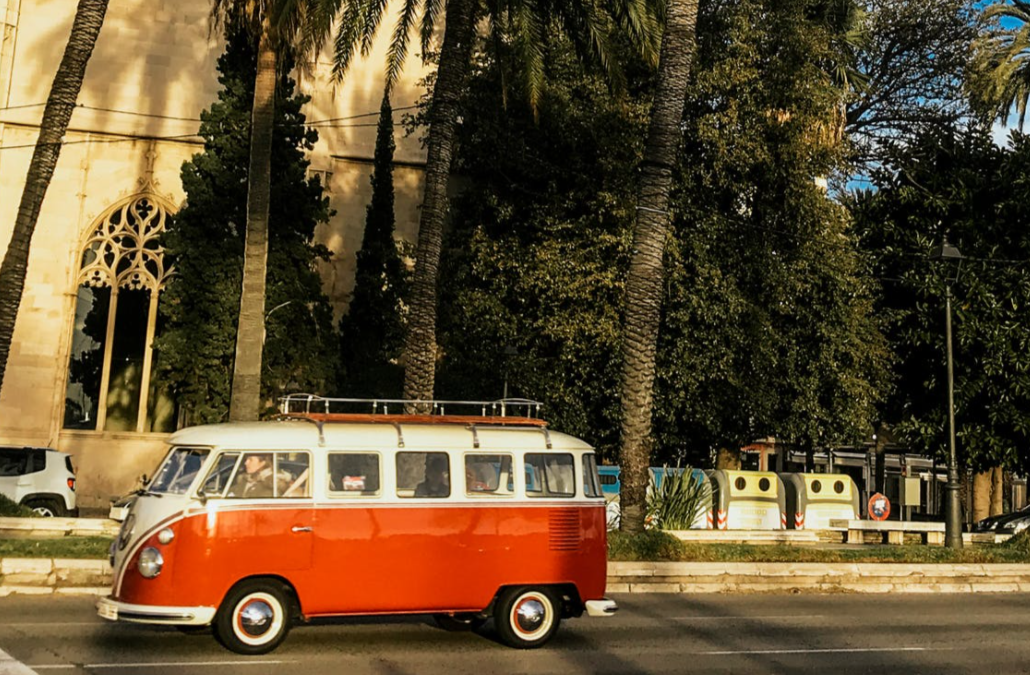 VW Retro Bus in Red
